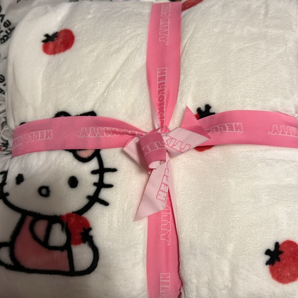 Hello Kitty with strawberries Plush Blanket